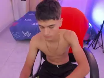 Chaturbate Live Sex of aron_boyy