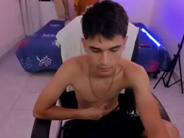 Chaturbate Best live sex cam show of aron_boyy