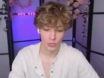 Chaturbate Best live sex cam show of curly_twinkboy