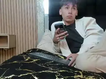 Chaturbate Live Sex Cam of damon_wolfe
