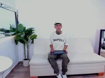 Chaturbate Free Live Porn of darwin_stark