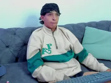 Chaturbate Live Sex Cam of kroywave