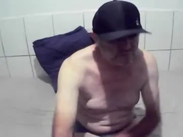 Chaturbate Free Porn Cam of augustopierdona26