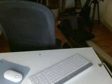 Chaturbate Watch Live Sex Cams of henry_825