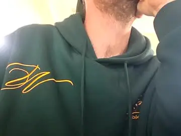 Chaturbate Live Sex Cam of aussie_dadbod6969