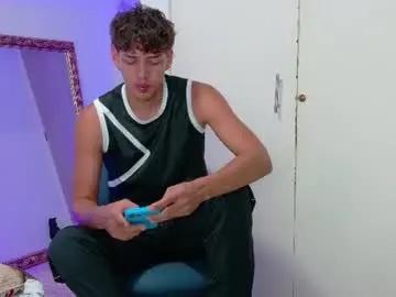 Chaturbate Free Porn Cam of zackmontiel07
