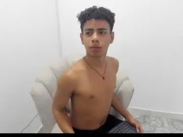 Chaturbate Adult Webcams of alexx_cum18