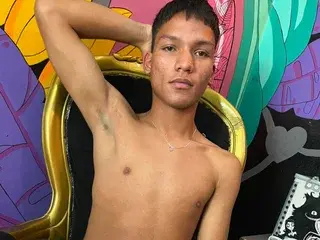 Streamate Sex Cam of KirosSinclair