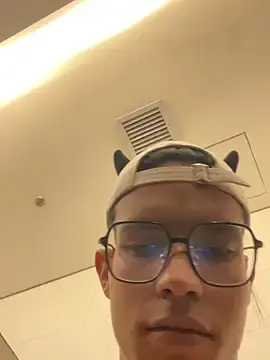 Stripchat Live Sex of Andres_boy252