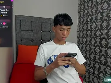 Stripchat Watch Live Sex Cams of Little_Twink19x