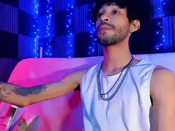 Stripchat Live Sex Cam of Terry_pool