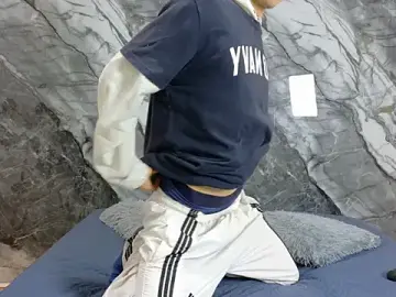 Stripchat Sex Cam of NoahWalker__