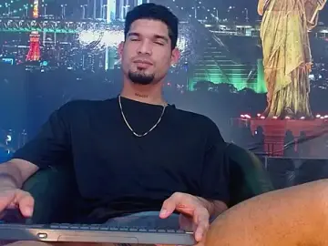 Stripchat Live Sex Cam of Carlos_eclipse