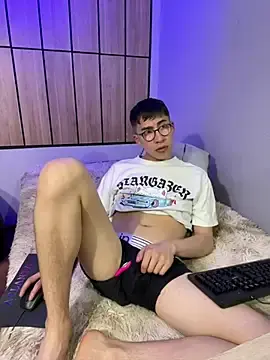 Stripchat Adult Webcam of Andy_Norton