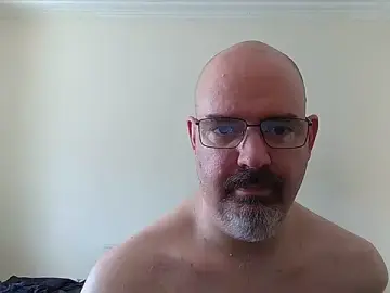 Stripchat Watch Live Sex Cams of ThatUKguy79