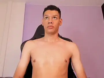 Stripchat Free Live Porn of milo_cruz_