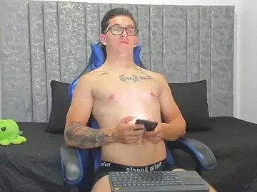 Stripchat Adult Video Chat of Calvin_Hunter