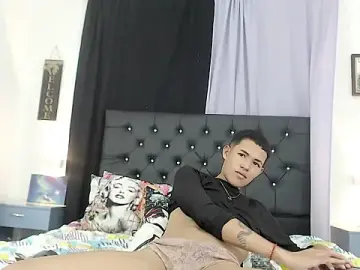 Stripchat Live Sex Cam of RoySteven