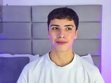Stripchat Sex Cam of JoshClaarktt