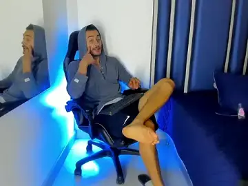 Stripchat Free Porn Cam of Damiam_23
