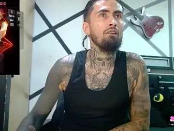 Stripchat Free Porn Cam of daimon_rockkk
