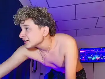 Stripchat Adult Webcams of Nathan_Bluee