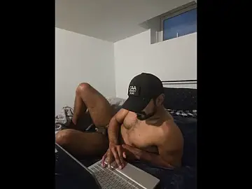 Stripchat Free Porn Cam of piggylatino