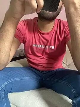 Stripchat Live Sex Cam of BIGGGGGBOYYYYY