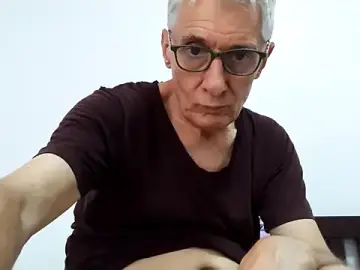 Stripchat Best live sex cam show of BIGUNCUTHARDCOCK