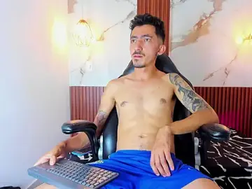Stripchat Sex Cam of DylanAnderson1