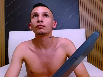 Stripchat Free Live Porn of Isak_Berekoa