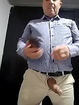 Stripchat Free Porn Cam of BigCristh79