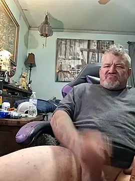 Stripchat Free Live Porn of bigdoog8