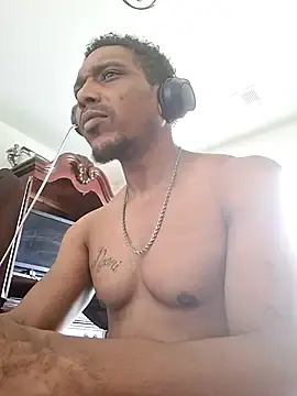 Stripchat Free Porn Cam of bigboytoy912