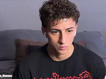 Stripchat Watch Live Sex Cams of salvatore_romanoo