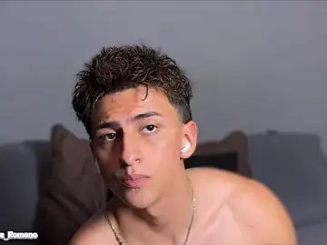 Stripchat Live Sex of salvatore_romanoo