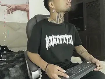Stripchat Free Porn Cam of JuanCamiilo_66