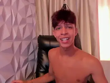 Stripchat Adult Webcam of Ethan_qop