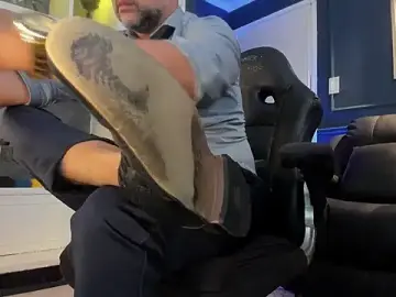 Stripchat Live Sex Cam of MrFrank_tattoo