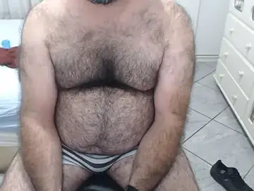 Stripchat Live Sex Cam of MysterBearMG