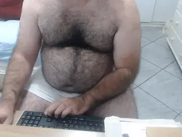 Stripchat Sex Cam of MysterBearMG