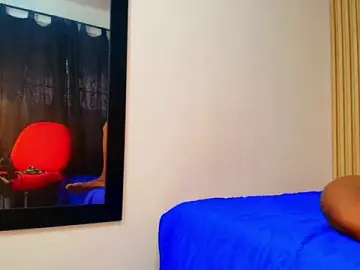 Stripchat Sex Cam of Adriann_Stone
