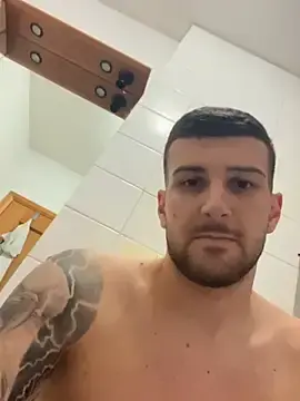 Stripchat Live Porn of davide__05