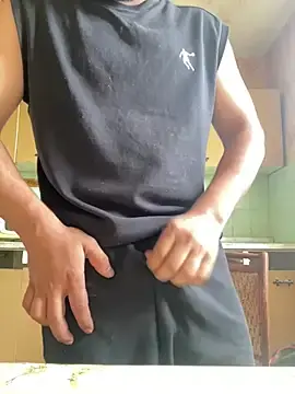 Stripchat Free Porn Cam of Llovlyboyyyy12