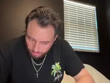 Stripchat Sex Cam of Mikecloudyhawk