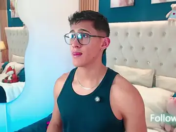 Stripchat Free Porn Cam of SalvadorFit