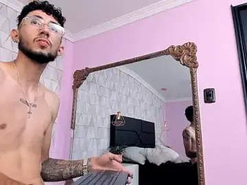 Stripchat Free Porn Cam of MatteoLaurent