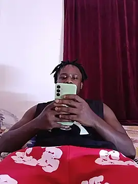 Stripchat Free Porn Cam of Topbouyy