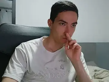 Stripchat Free Porn Cam of Dan_Hottie