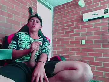 Stripchat Best live sex cam show of ethann2_